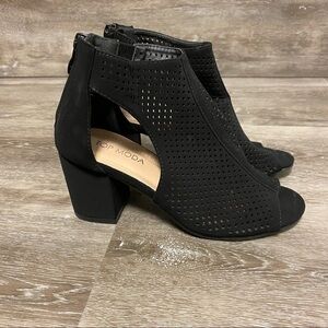Top Moda | Mandy Perforated Sandals Black Size 5